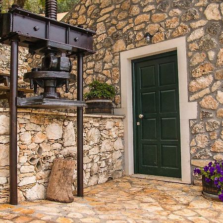 Castelli Olive Press Casa de hóspedes Acharavi  Exterior foto