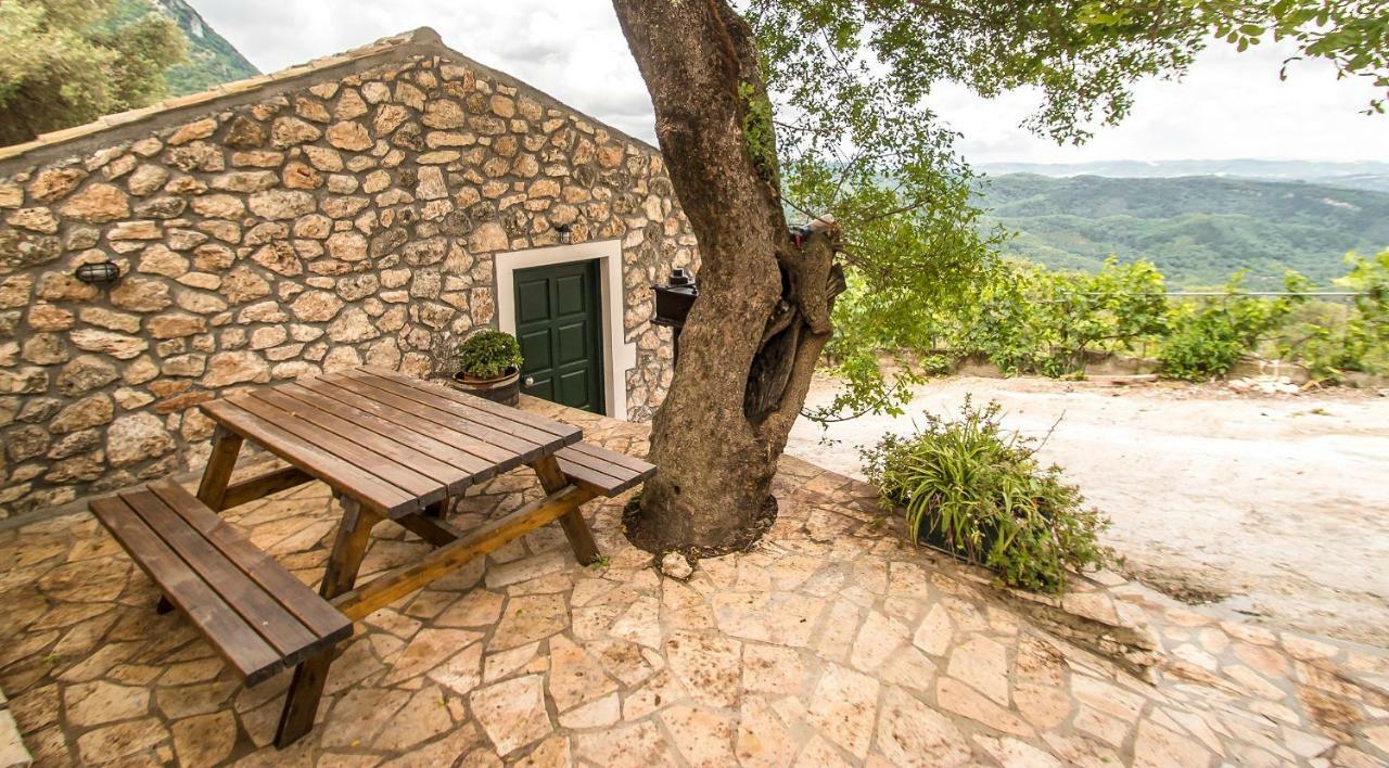 Castelli Olive Press Casa de hóspedes Acharavi  Exterior foto